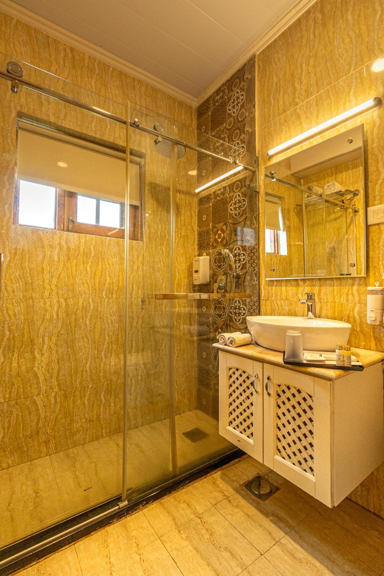 Shaw Inn By Stay Pattern Gulmarg Exterior foto