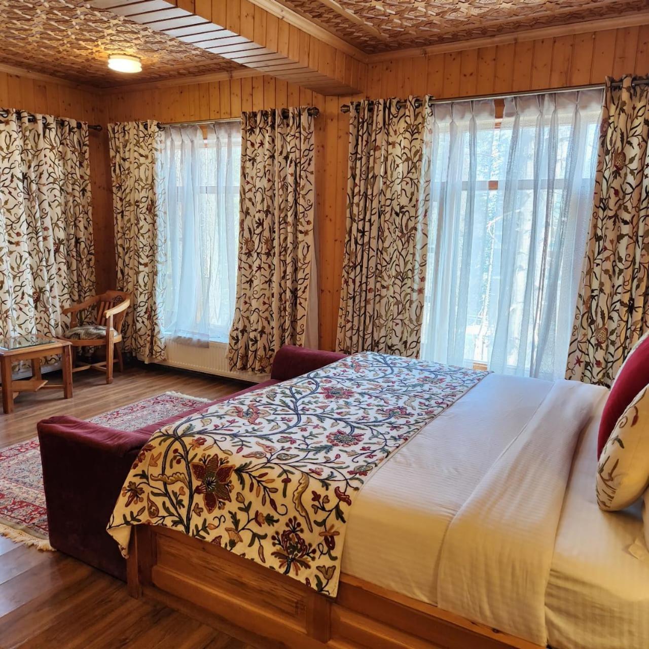 Shaw Inn By Stay Pattern Gulmarg Exterior foto